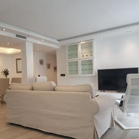 Pepe's - Centro - Parking Torremolinos